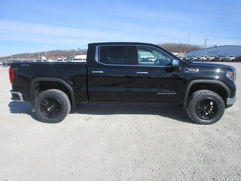 New 2026 GMC Sierra 1500 SLT w/ SLT Convenience Package image 3