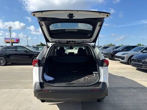 Used 2023 Toyota RAV4 AWD Hybrid image 9