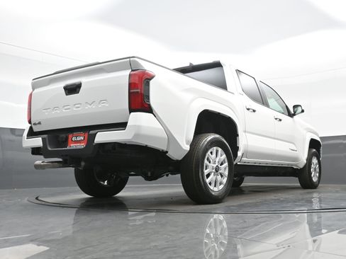 Used 2025 Toyota Tacoma SR5 image 31