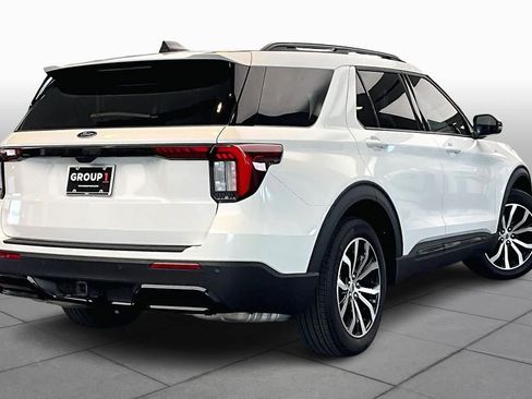 Used 2025 Ford Explorer ST-Line image 13