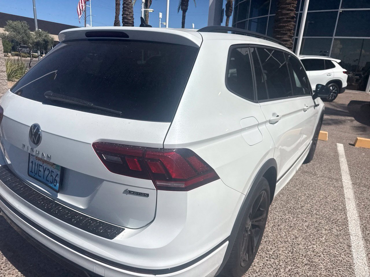 Used 2024 Volkswagen Tiguan SE R-Line AWD/4WD image 7