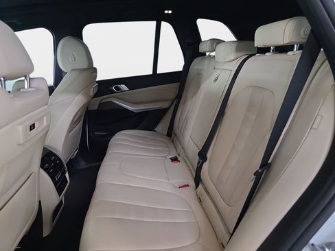 Used 2022 BMW X5 xDrive40i w/ M Sport Package AWD/4WD image 14