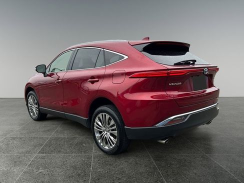 Used 2021 Toyota Venza XLE w/ Softex Package image 5