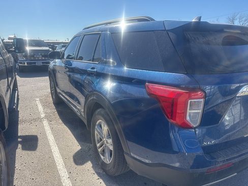 Used 2022 Ford Explorer XLT w/ Equipment Group 202A image 7