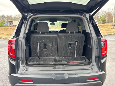 Used 2023 GMC Acadia SLE w/ Driver Convenience Package image 13