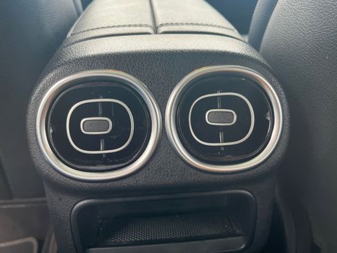 Used 2024 Mercedes-Benz GLC 300 image 24