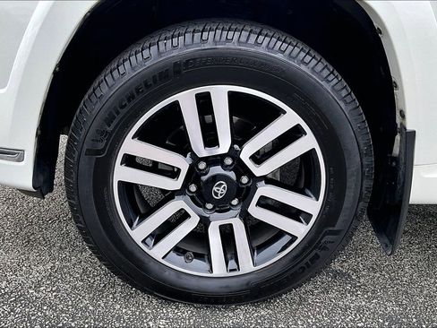 Used 2022 Toyota 4Runner Limited AWD/4WD image 11