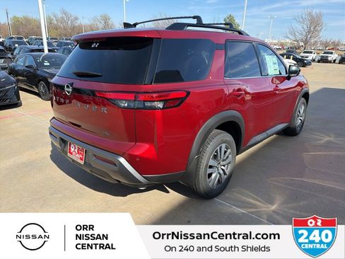 New 2026 Nissan Pathfinder SL FWD image 5