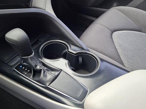 Used 2019 Toyota Camry LE image 16