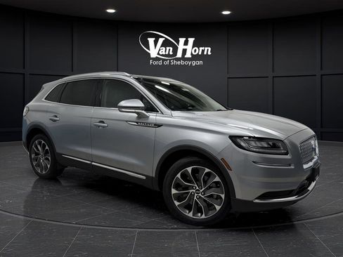 Used 2022 Lincoln Nautilus Reserve image 1