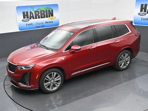 Used 2022 Cadillac XT6 Premium Luxury w/ Technology Package FWD image 21