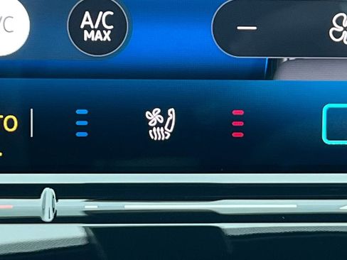 New 2026 Volkswagen Tiguan SEL R-Line AWD/4WD image 28
