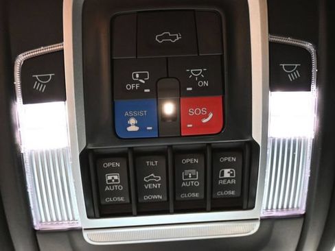 Used 2022 RAM 1500 Laramie AWD/4WD image 29