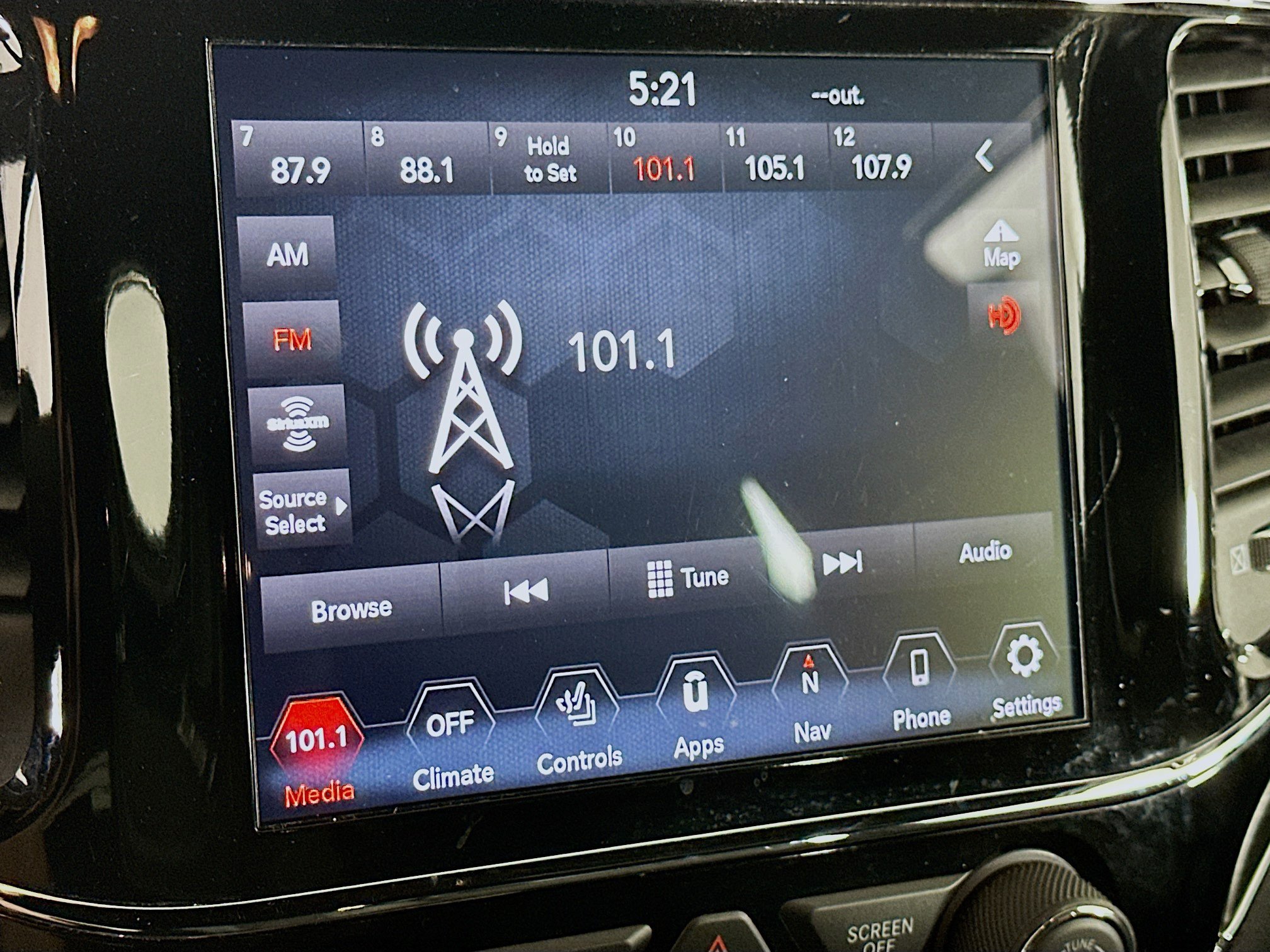 Used 2020 Jeep Grand Cherokee Limited AWD/4WD image 21