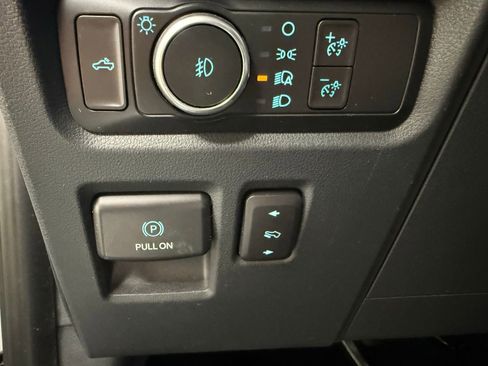 Used 2022 Ford F150 Lariat w/ Equipment Group 502A High image 17