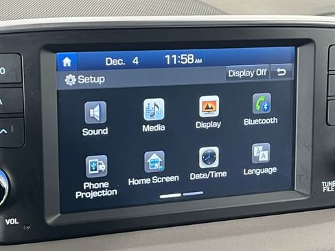 Used 2020 Hyundai Santa Fe SE image 30