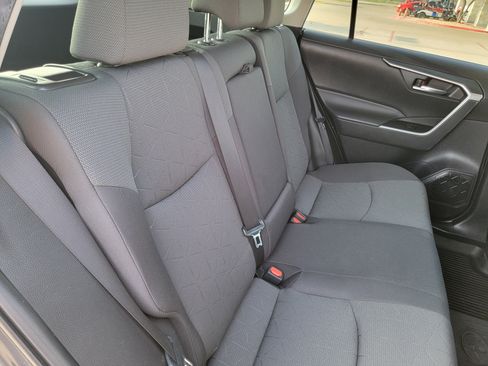 Used 2022 Toyota RAV4 XLE image 12