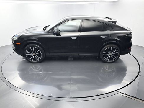 Certified 2025 Porsche Cayenne Coupe AWD/4WD image 35