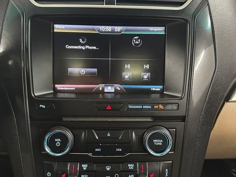 Used 2016 Ford Explorer XLT w/ Equipment Group 202A image 21