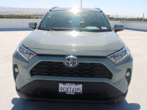 Used 2020 Toyota RAV4 XLE AWD/4WD image 7