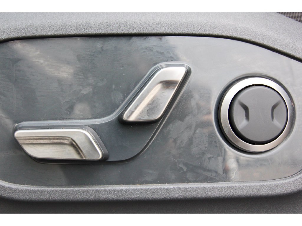 Used 2024 Kia EV9 Light Long Range RWD image 35
