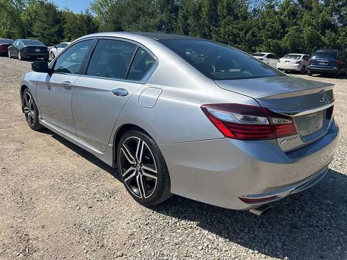 Used 2017 Honda Accord Sport image 6