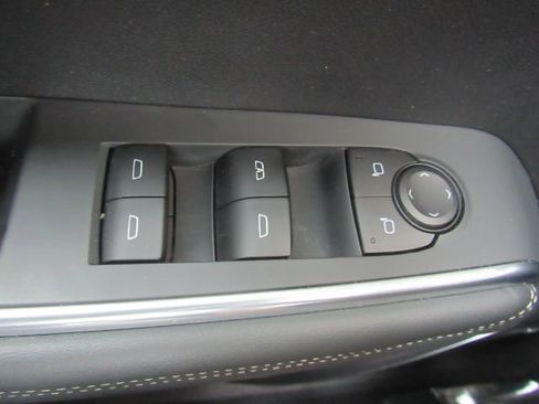 Used 2025 GMC Acadia Elevation image 38