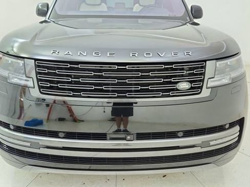 Used 2023 Land Rover Range Rover SE AWD/4WD image 8