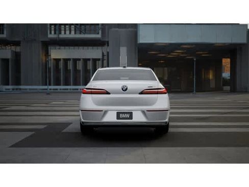 New 2025 BMW i7 eDrive50 w/ Executive Package image 5