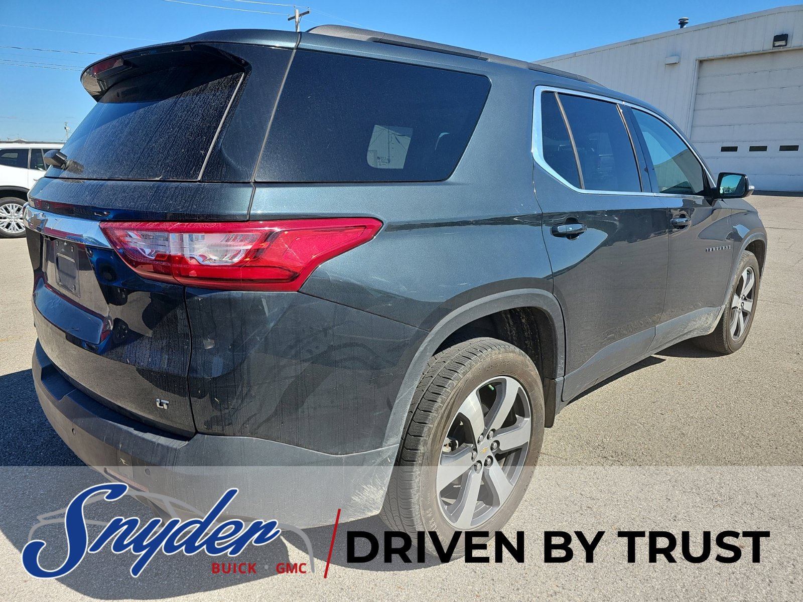 Used 2019 Chevrolet Traverse LT w/ LT Premium Package AWD/4WD image 5