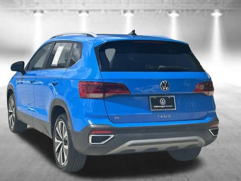 Certified 2022 Volkswagen Taos SE FWD image 3
