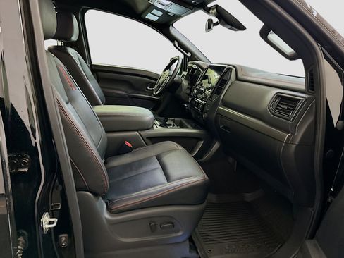 Used 2024 Nissan Titan PRO-4X w/ Pro-4x Convenience Package image 32