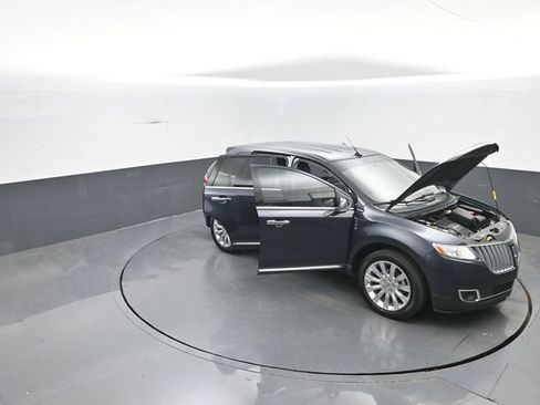 Used 2014 Lincoln MKX FWD w/ Equipment Group 101A image 40