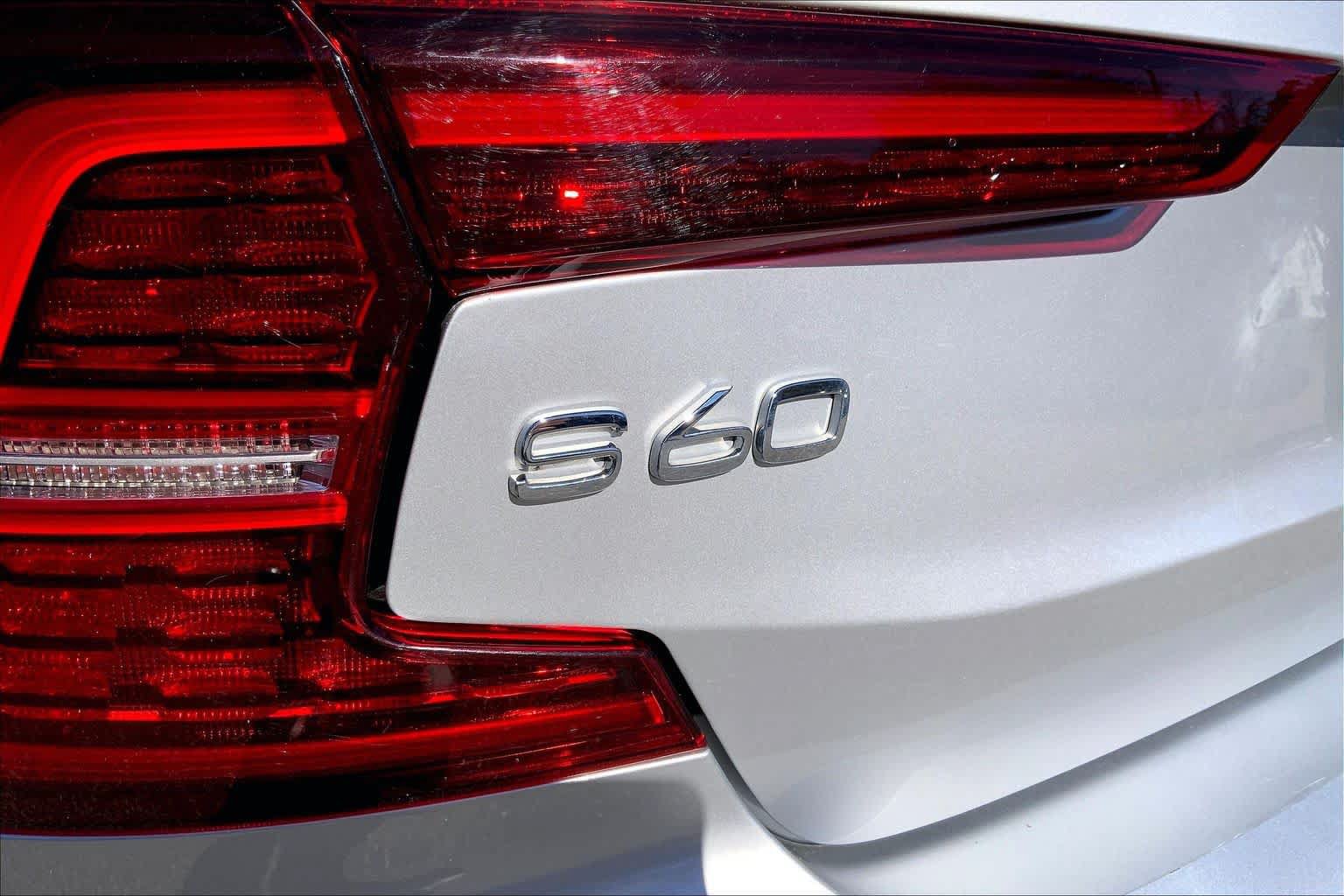 Used 2022 Volvo S60 B5 Momentum w/ Premium Package AWD/4WD image 10