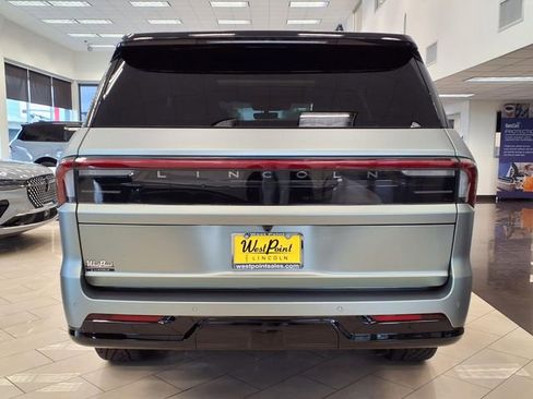 New 2026 Lincoln Navigator Reserve w/ Jet Appearance Package AWD/4WD image 5