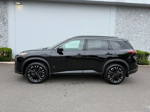 Certified 2026 Nissan Rogue SV AWD/4WD image 3