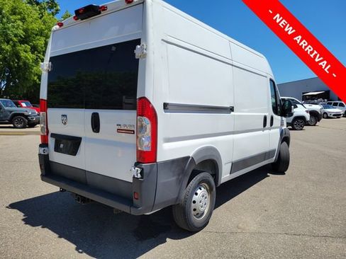 Used 2018 RAM ProMaster 2500 FWD image 3
