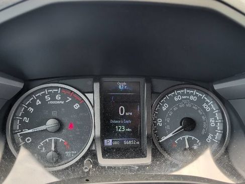 Used 2021 Toyota Tacoma TRD Off-Road w/ Technology Package AWD/4WD image 2