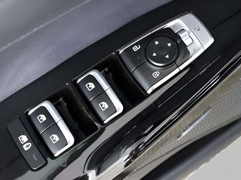 Used 2025 Kia K5 EX FWD image 21