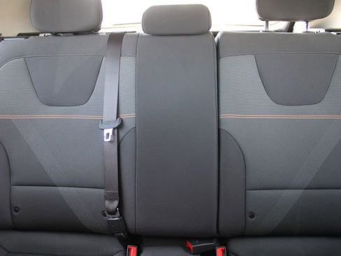 Used 2025 Kia Niro LX image 50