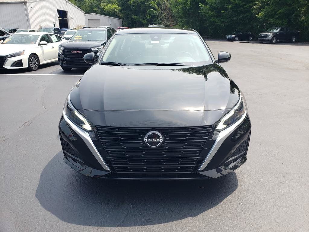Used 2024 Nissan Altima 2.5 SL AWD/4WD image 2