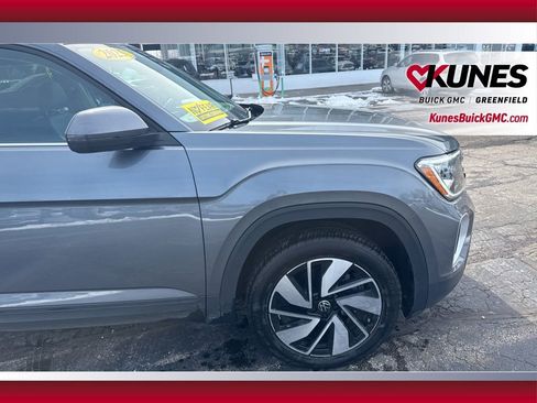Used 2025 Volkswagen Atlas SE image 13