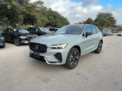 New 2026 Volvo XC60 B5 Core image 2