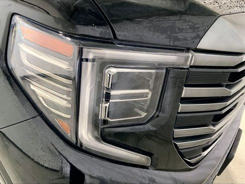 Used 2024 GMC Sierra 1500 AT4 w/ Technology Package AWD/4WD image 28