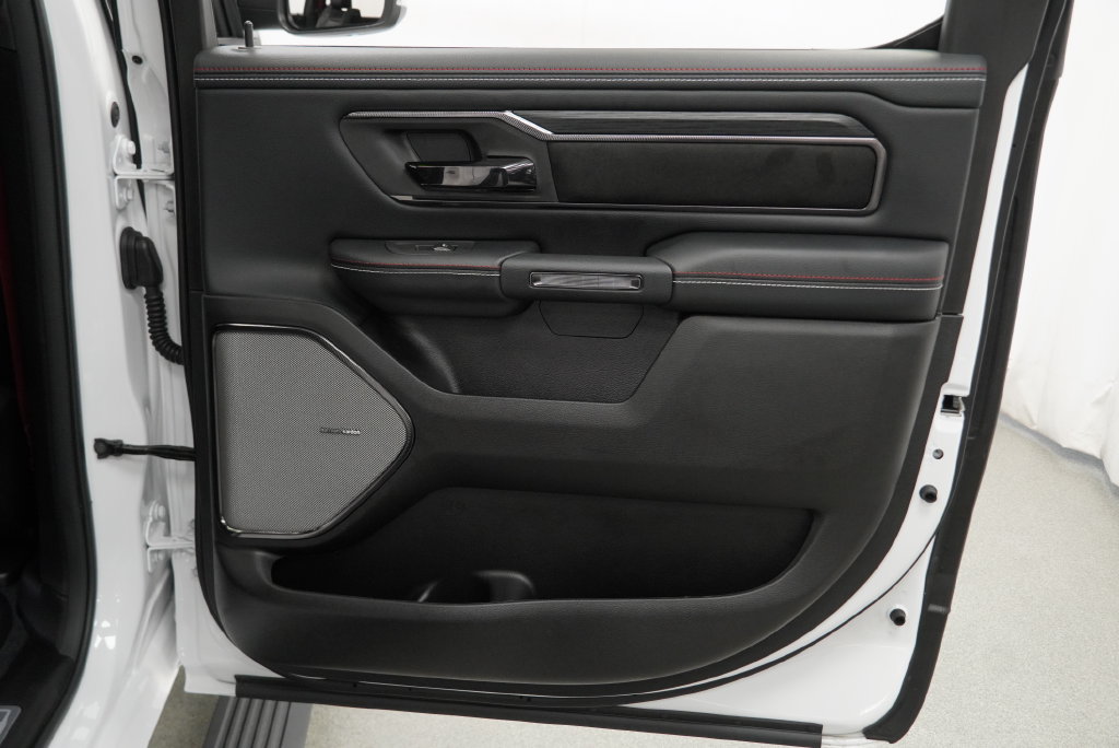 Used 2026 RAM 1500 Laramie AWD/4WD image 48