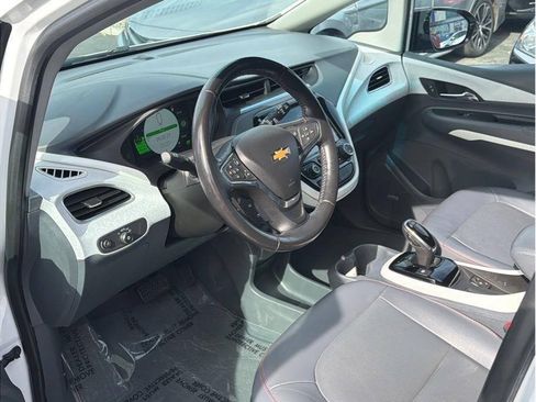 Used 2019 Chevrolet Bolt Premier w/ Infotainment Package FWD image 7