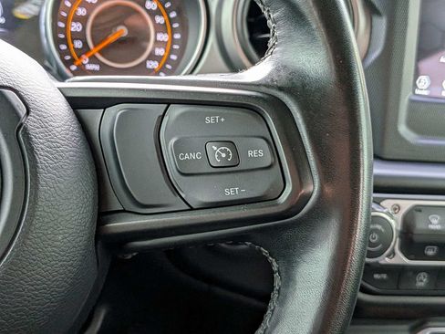 Used 2022 Jeep Wrangler Unlimited Sport AWD/4WD image 23