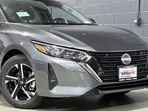 Used 2025 Nissan Sentra SV FWD image 3