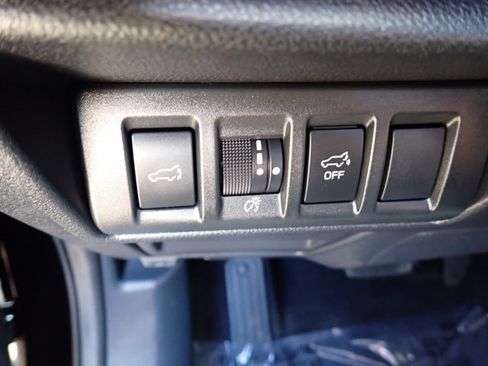 Used 2025 Subaru Outback Premium AWD/4WD image 16