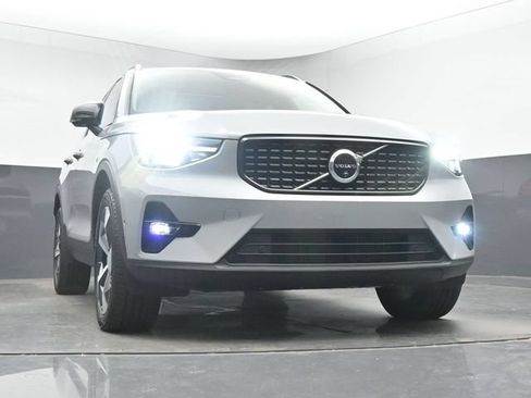 Used 2026 Volvo XC40 B5 Plus AWD/4WD image 11